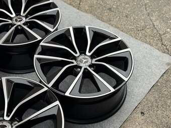 MERCEDES 5X112 R18 8J ET37 - 5