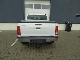 Toyota Hilux 2,5 D-4D Double Cab Terra (2010) - 5