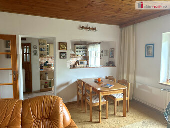 Krásný dvougenerační dům s garáží, rybníkem, velkou zahradou - 5