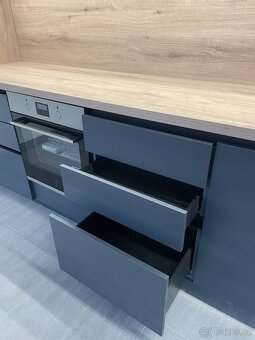 Prodám NOVOU Šedu kuchyň Plzeň DTD Egger - 5