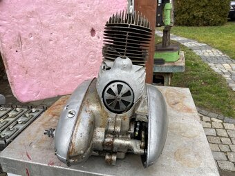 Jawa pérák 250 motor - 5