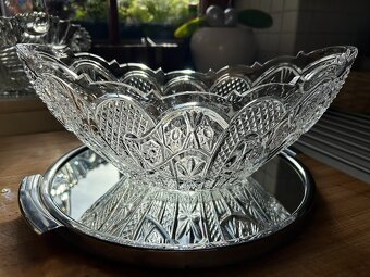 Broušené a lisované mísy, nástolec - 5