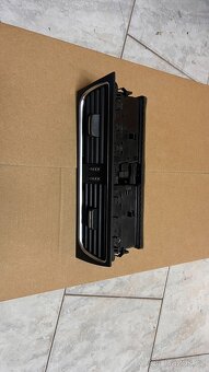 MŘÍŽKA PŘÍVODU VZDUCHU AUDI A4 B8 8T1820951 - 5