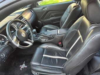 Ford Mustang GT 5,0 303KW nové kupované v Německu 98275km - 5