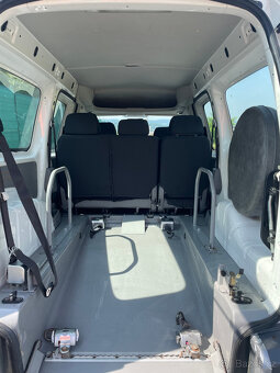 VW Caddy Maxi pro převoz vozíčkáře - 5