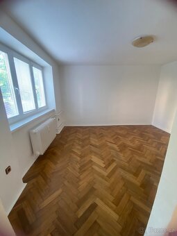 Pronájem bytu 1+KK u Zámeckého parku 840 - 5