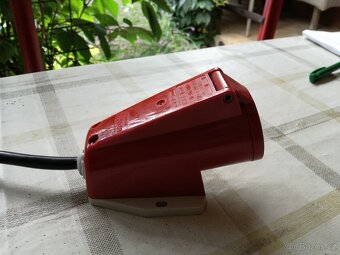 Zásuvka, vidlice 380 V - 5