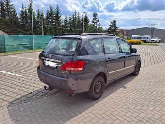 Toyota Avensis Verso 2.0 D-4D - 5