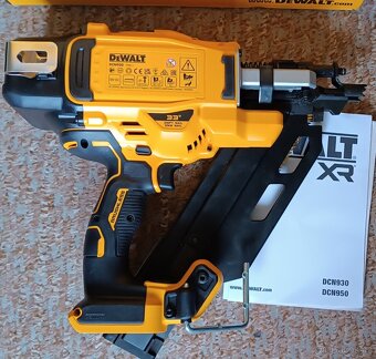 DeWALT DCN930N tesařská hřebíkovačka - 5