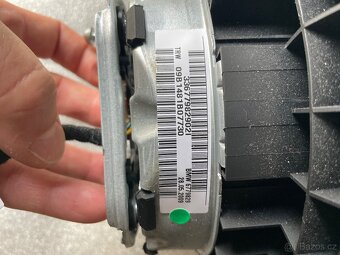 BMW E90 2009 - 5