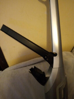 Tyčový vysavač Bosch, bezsáčkový aku - 5