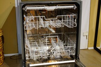 Miele myčka nerezová vestavná G 1142 SCi , tři koše - 5