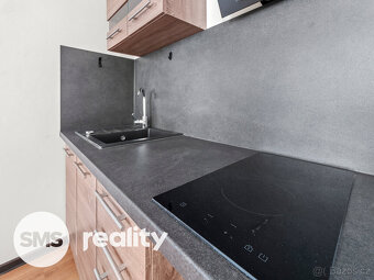 Pronájem nově zrekonstruovaného bytu 2+kk (50 m² + terasa 25 - 5