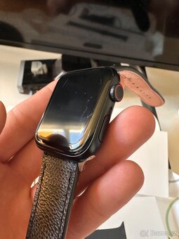 Apple Watch SE 2024 - 5