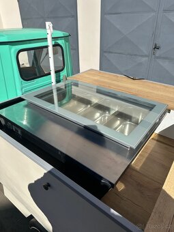 Piaggio Ape 50 – mobilní zmrzlinový stánek - 5