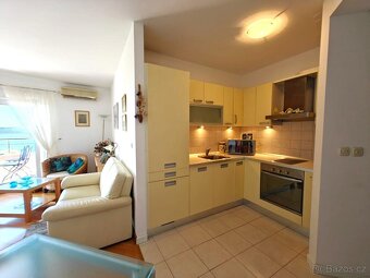 Plně zařízený apartmán jen 100 m od moře – Trogir, 240.000 € - 5