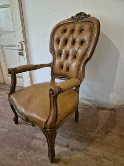 KOŽENÉ KŘESLO LUDVÍK - CHESTERFIELD - 5