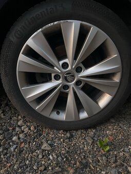 Skoda superb 2 2,0tdi 103 kw rok 2009 - 5