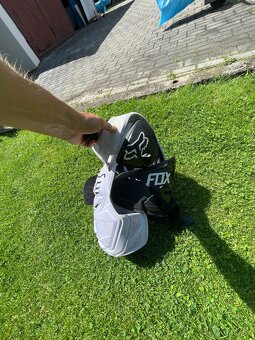 Prodám chránič fox vel. na osobu + - 180 cm - 5