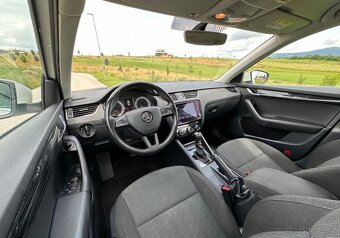 Skoda Octavia 2.0 TDI DSG Style - 5