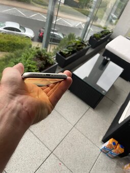 iPhone 11 64 GB - 5