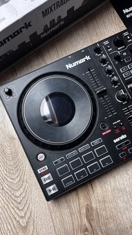Numark mixtrack platinum fx - 5