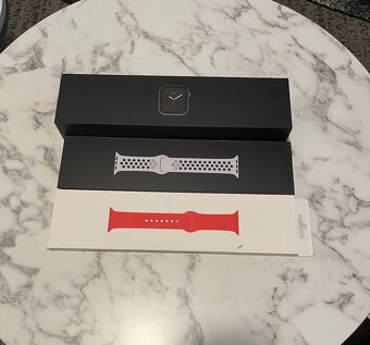 Apple Watch Nike series 5 space grey 44mm - 5