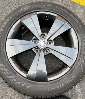 Alu kola 215/55/R17 originál škoda - 5
