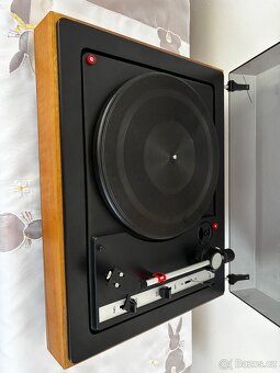 Gramofon Tesla HC 16 - 5