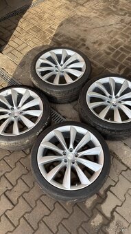 Tesla model X Alu Kola R22 - 5