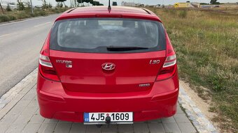 Hyundai i30 1.6 CRDi 66 kW, r.v. 2011, nafta, 193 tis. km - 5