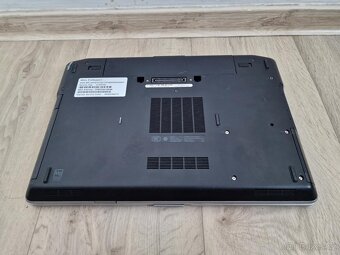 Dell latitude E6420 s podsvícenou klávesnici na filmy inter - 5