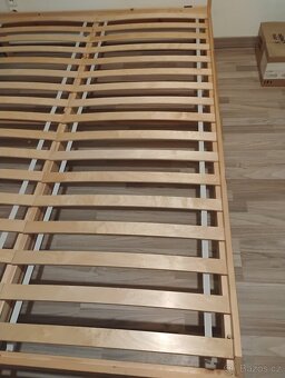 DŘEVĚNÁ POSTEL NA MATRACI 140x200 VČ. ROŠTŮ - 5