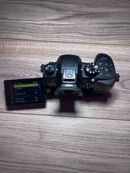 GH5 jako nová (7211 sn.) + f/0.95 Nokton + Sigma 30/1.4 - 5