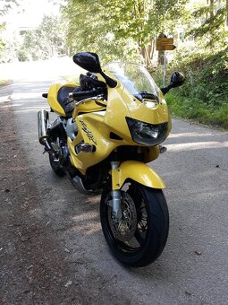 Honda VTR 1000F FireStorm - 5
