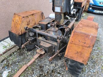 Domácí traktůrek škoda 1203 - 5