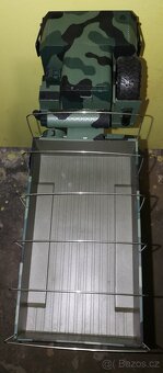 model vojenského vozidla - 5