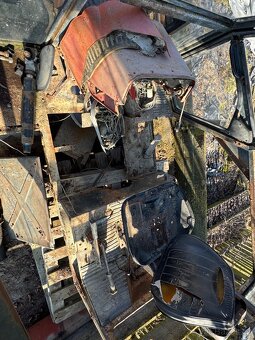 Kabina Zetor 7045 po dílech - 5