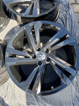 ORIGINÁL Alu Volkswagen VALENCIA R19, 5x112 - TOP STAV - 5