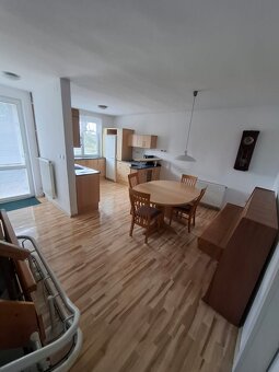 Pronájem řadového domu 5+1,184 m2 - HK, ul.Ovocnářská - 5