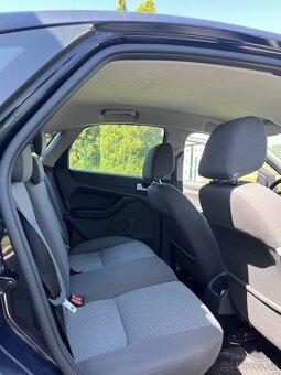 Nabízím k prodeji Ford Focus 1.6 benzín (84kw), rok 2006 - 5