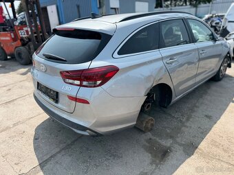Hyundai i30 combi 1.5i 2024 STYLE motor start 7TKM - 5