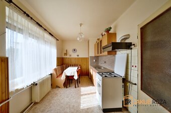 Prodej rodinného domu 238 m², pozemek 692 m² - 5