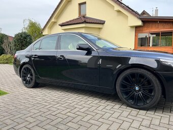 BMW E60 530i (dvě sady pneu) - 5