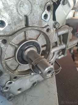 Motor Honda GX620 dvouválec 20 HP - 5