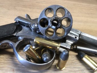 Belgický Historický Revolver 38SW - 5