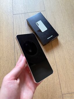 Samsung Galaxy S24 128GB žlutý - 5