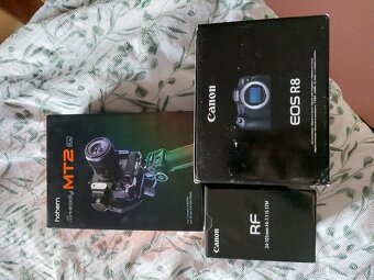 Canon EOS R8 + Canon RF 24-105mm + Hohem iSteady - 5