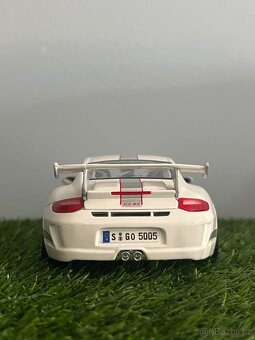Porsche 911 GT3rs 1:18 Model - 5