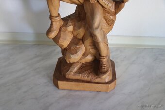 Soška myslivec lov lovec hon dřevo (725A) - 5